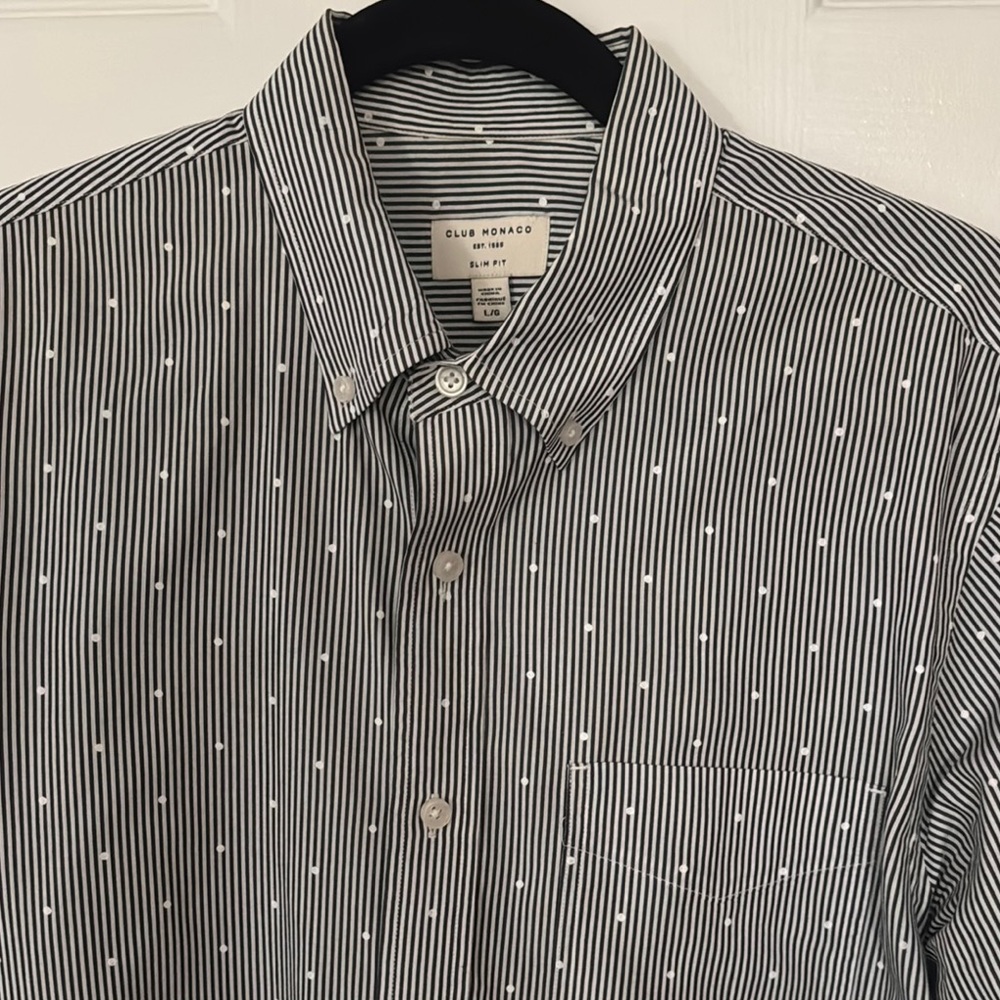 Club Monaco Black and White Striped Button-Down Shirt { 21.5 PtoP }